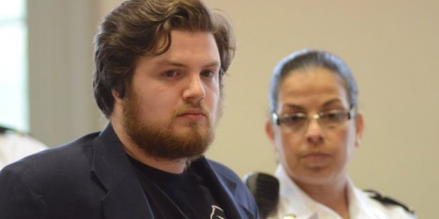 Dude stabs his brother to death for hogging the wifi