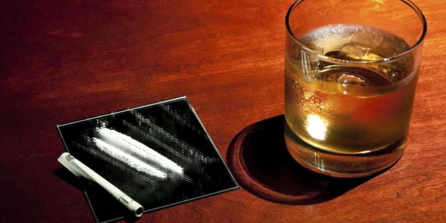 Study finds that drinking alcohol really makes you crave cocaine