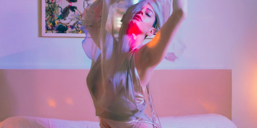 Rose McGowan goes topless in new photoshoot
