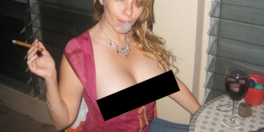 Dude posts Craigslist ad looking for 6 guys to bang his wife