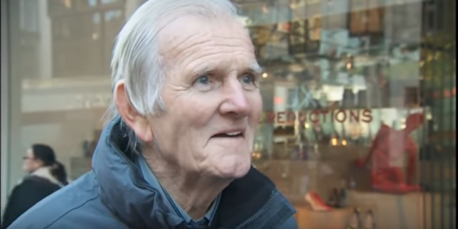 Former Liverpool keeper Tommy Lawrence has died aged 77