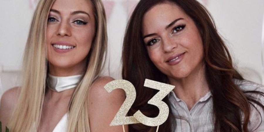 Mum of seven looks so hot she often gets mistaken for her daughters