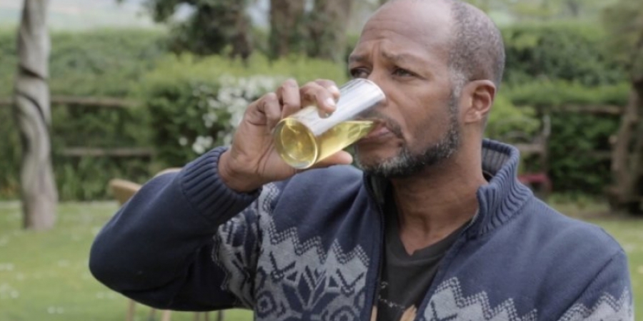 Dude claims drinking urine everyday helps him stay healthy