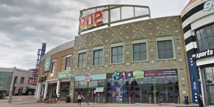 Guy dies after getting his head stuck in cinema seat