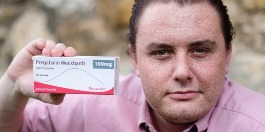 Dude claims painkillers turned him gay