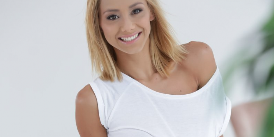 Babe Of The Day: Veronica Leal