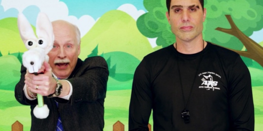 Clip from Sacha Baron Cohen's 'Who is America' is both hilarious & terrifying