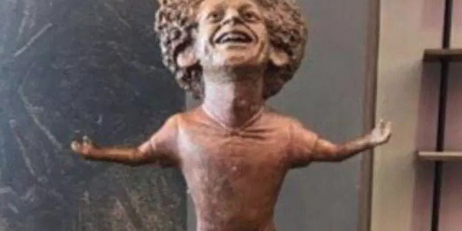 This Mo Salah statue is even worse than those Cristiano Ronaldo ones!