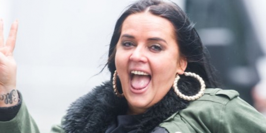 Drunken woman offers sexual favours in exchange for fried chicken