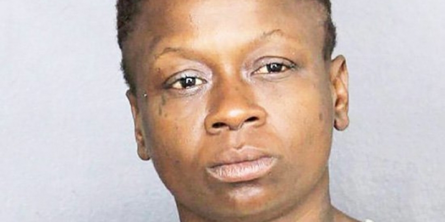 Woman threatens to stab a guy after he complained about her loud fart!