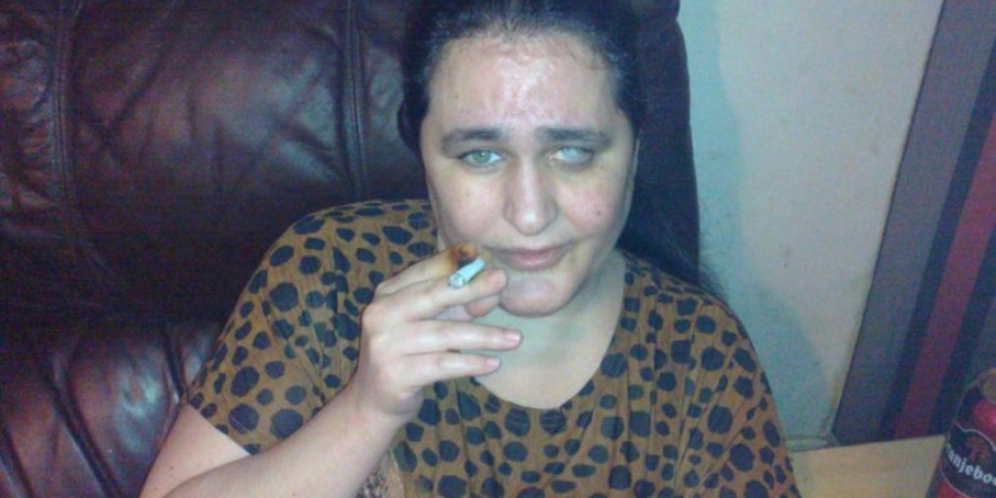This woman eats eight cigarette butts a day due to rare condition!