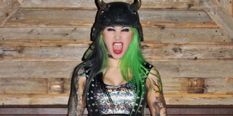 WWE star has been flogging pictures of her poo on social media for Â£4