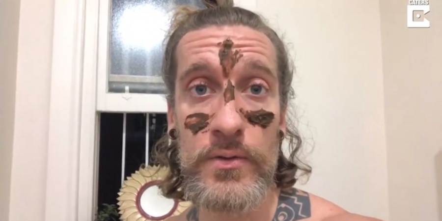 Self proclaimed 'Poo Wizard' smears shit on his face to encourage 'poo-sitivity'