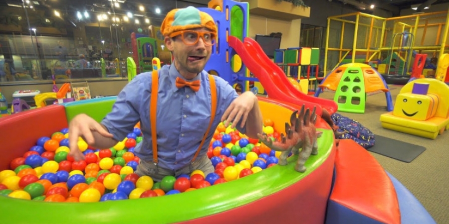 Video discovered of YouTube star 'Blippi' pooing on his friend!