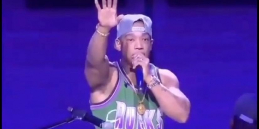 Ja Rule gets slated for awkward halftime performance after literally nobody cheered