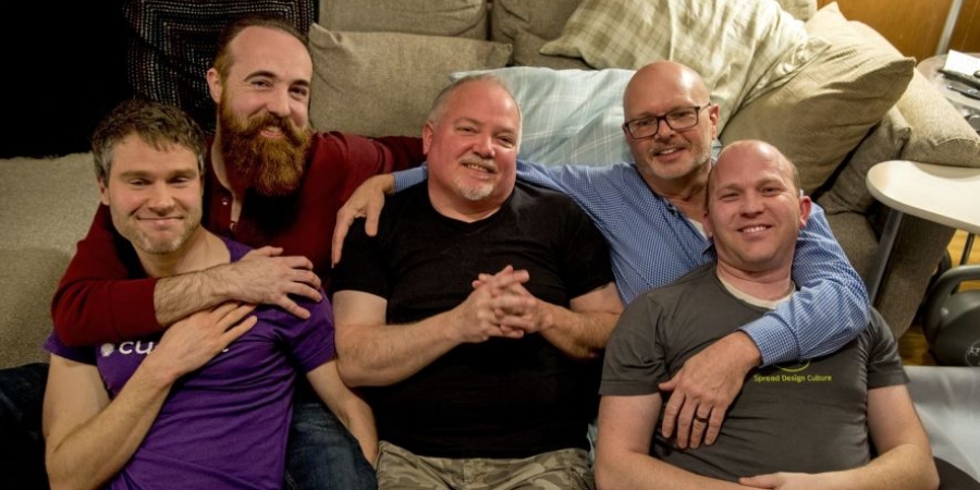Menâ€™s cuddling group hopes to put an end to toxic masculinity!