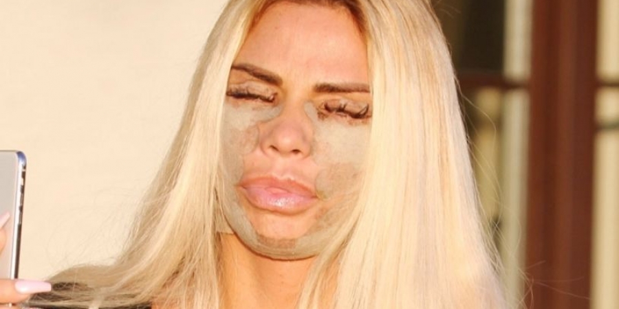 Katie Price looks disfigured after botched facelift