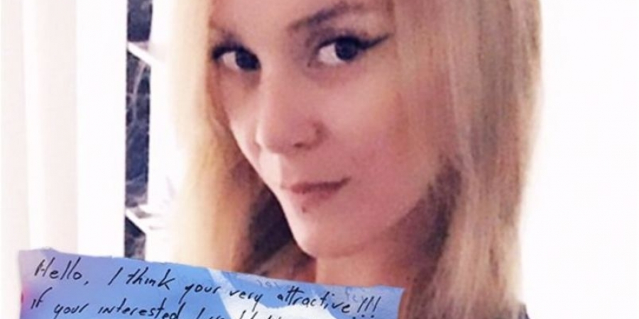 Woman finds note on her car from creepy dude asking for her used knickers