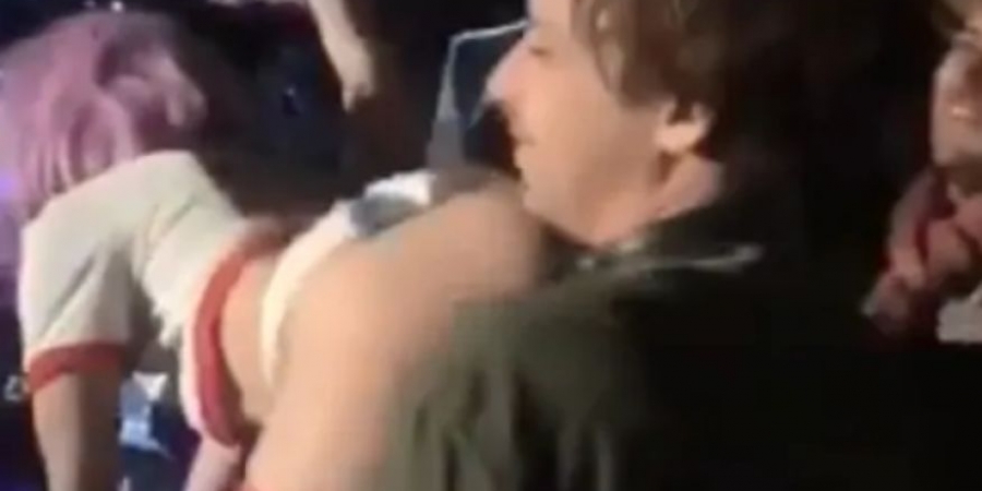DJ Flume eats girlfriend’s ass on stage at Burning Man