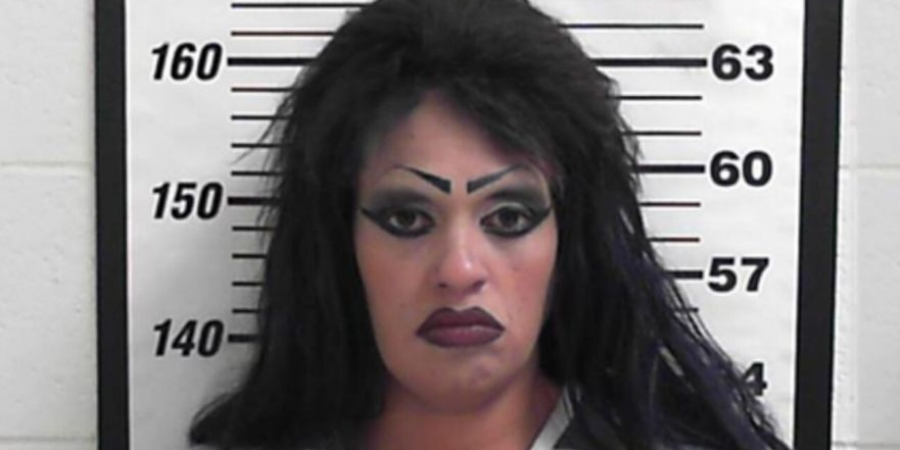 Rough mum arrested after impersonating 21-year-old daughter during traffic stop