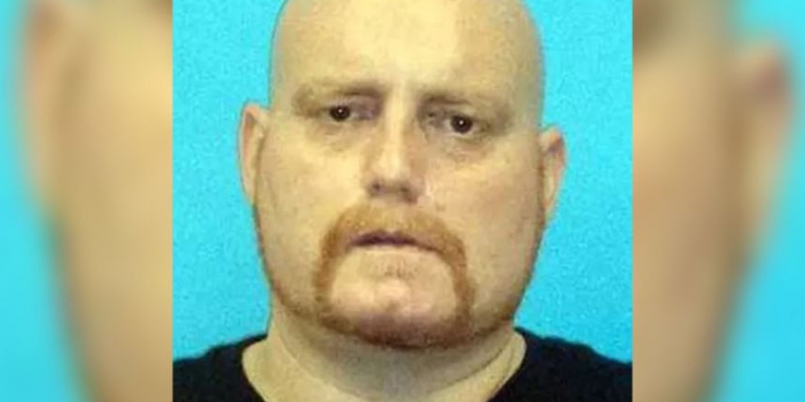 380lb man caught trying to hide meth in his belly button!