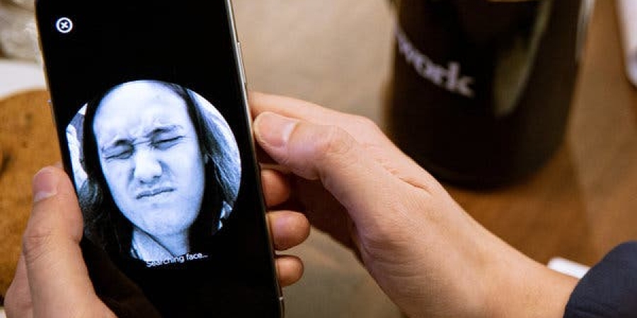 This scary new app can give you a persons name & address from a photo of their face