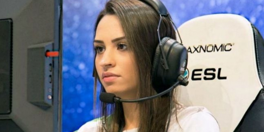Hot Brazilian gamer sentenced to 116 years in prison for fraud