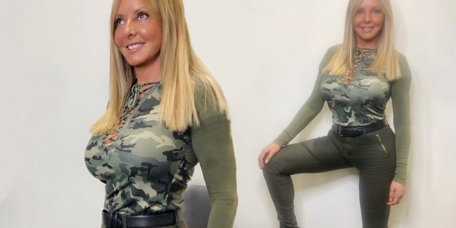 Carol Vorderman is pissed off that people talk about her ass & not her brains