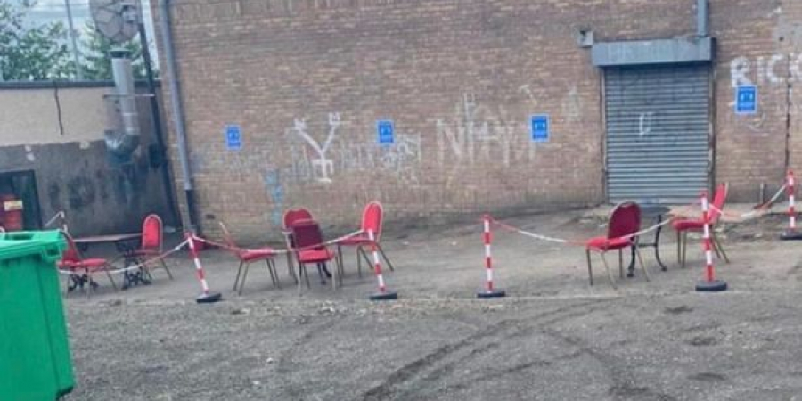This Scottish pub is getting trolled for it's shitty beer garden