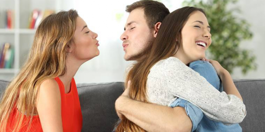 People share the ‘biggest red flags’ they ignored during a relationship