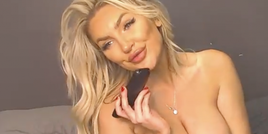 Babestation blonde Demi Rose Lee is a phone chat queen
